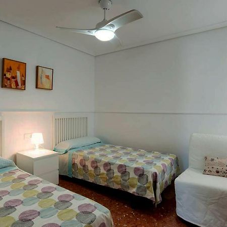 Apartamento con parking gratuito Malaga Bagian luar foto