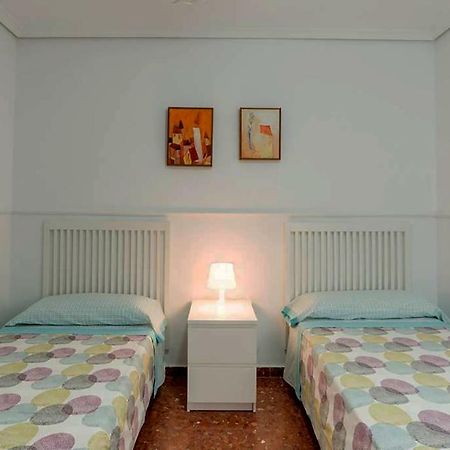Apartamento con parking gratuito Malaga Bagian luar foto