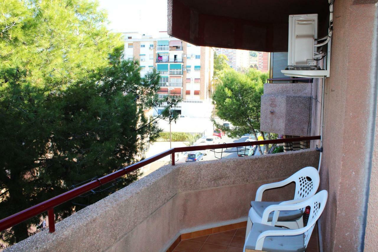 Apartamento con parking gratuito Malaga Bagian luar foto