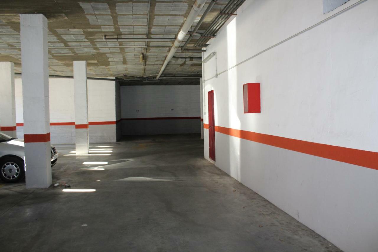 Apartamento con parking gratuito Malaga Bagian luar foto