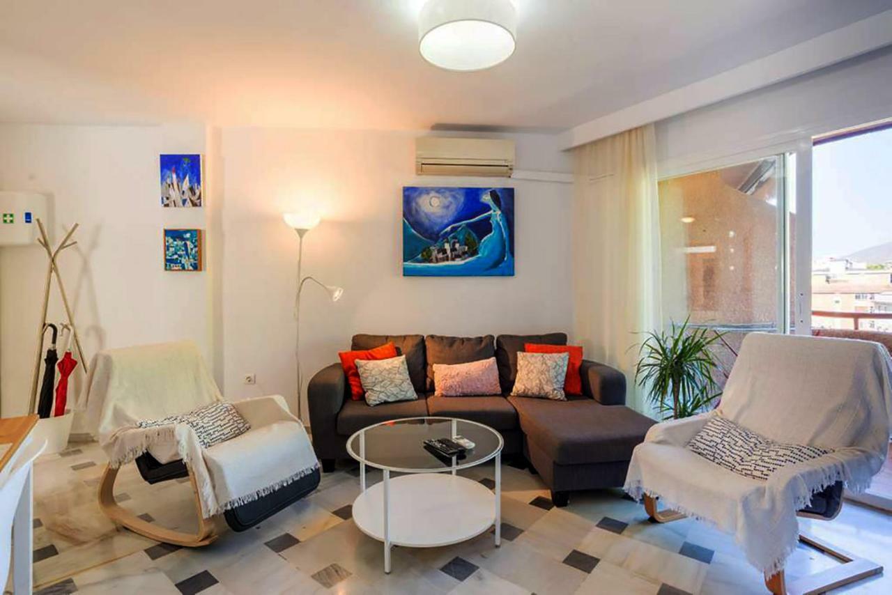 Apartamento con parking gratuito Malaga Bagian luar foto