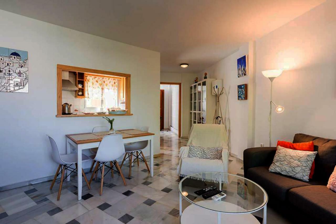 Apartamento con parking gratuito Malaga Bagian luar foto