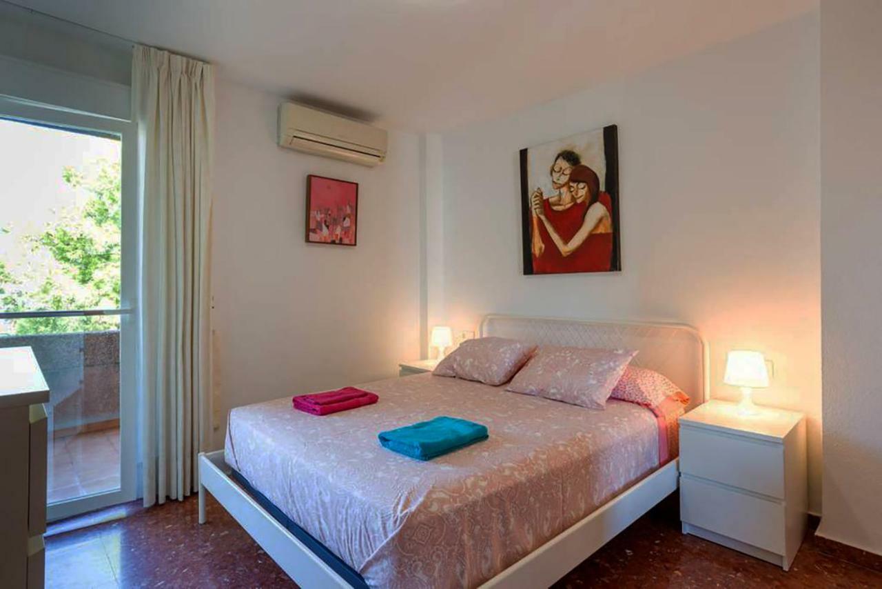 Apartamento con parking gratuito Malaga Bagian luar foto