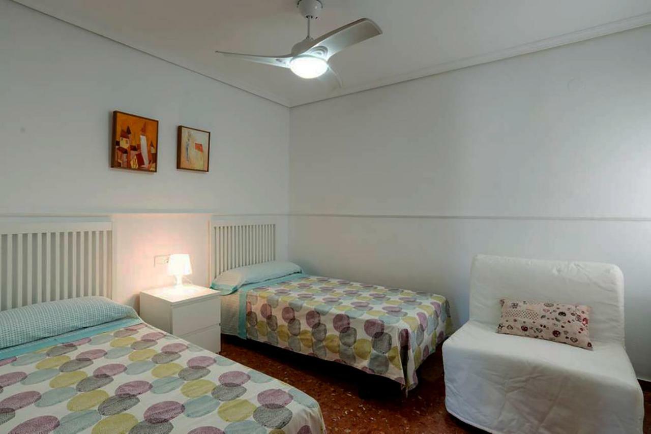 Apartamento con parking gratuito Malaga Bagian luar foto