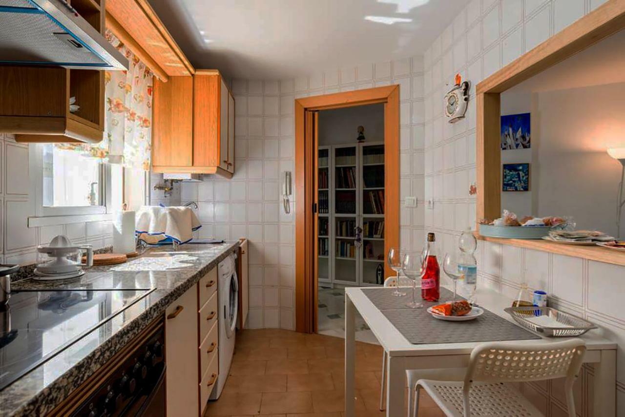 Apartamento con parking gratuito Malaga Bagian luar foto