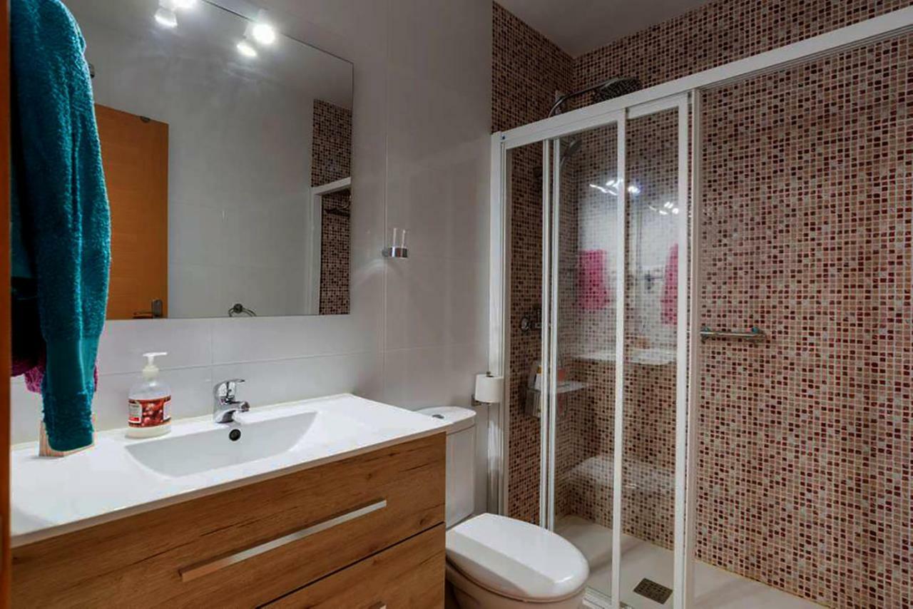 Apartamento con parking gratuito Malaga Bagian luar foto