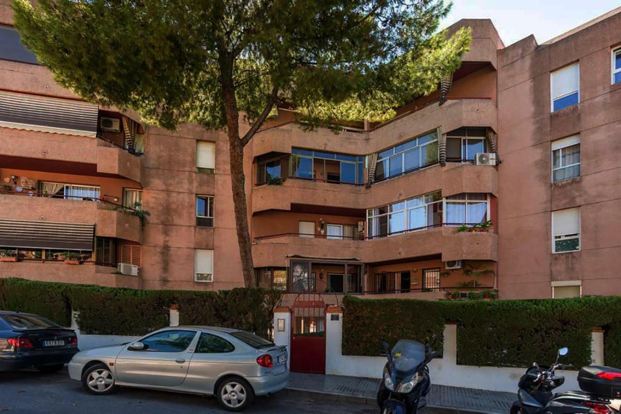 Apartamento con parking gratuito Malaga Bagian luar foto