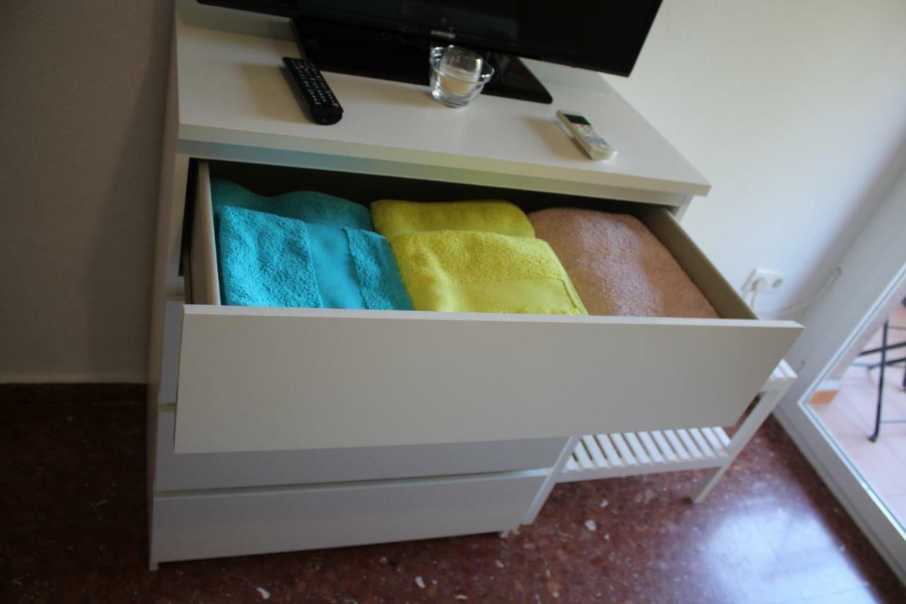 Apartamento con parking gratuito Malaga Bagian luar foto